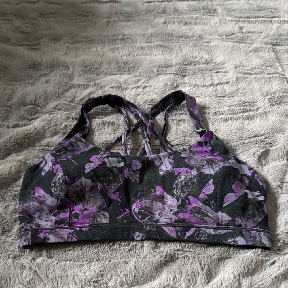 Lululemon Free to be Serene Bra